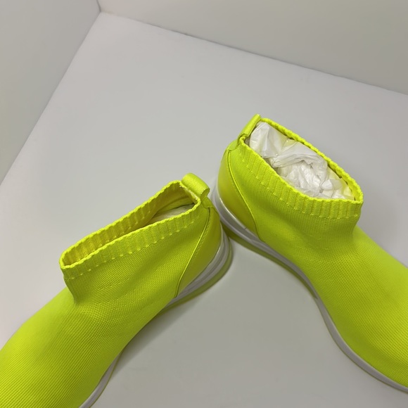 Michael Kors Skylar Bootie Neon Yellow - Picture 4 of 5